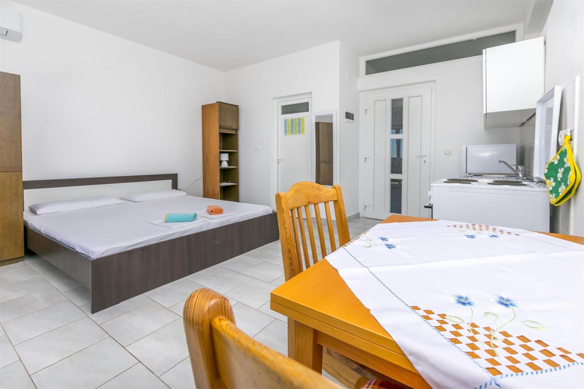 Apartments Barica Primošten Rom bilde